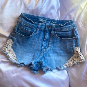 size 0/25 high rise mossimo shorts.